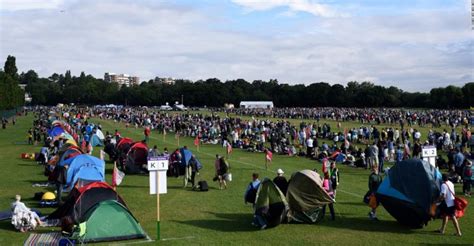 the queue at wimbledon|A Guide to Camping and Queuing for Tickets at Wimbledon.